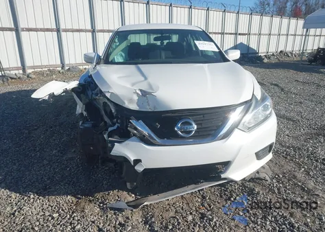 2017 Nissan Altima 2.5 S z USA, uszkodzony, nr VIN 1N4AL3AP6HC152650